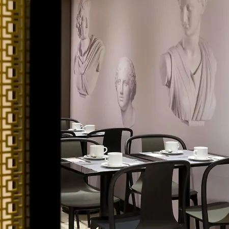 Отель Italie 3*